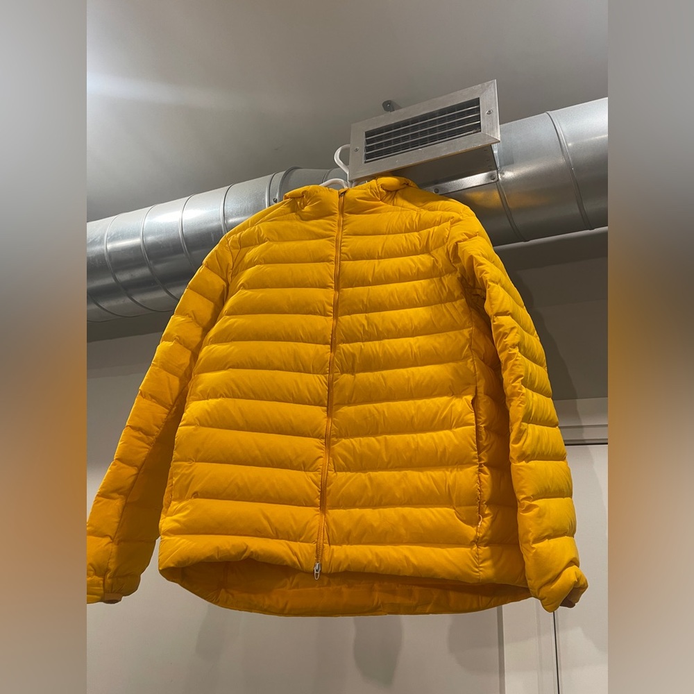 Lululemon Navigation 700 Down Fill Hoodie / Light Jacket